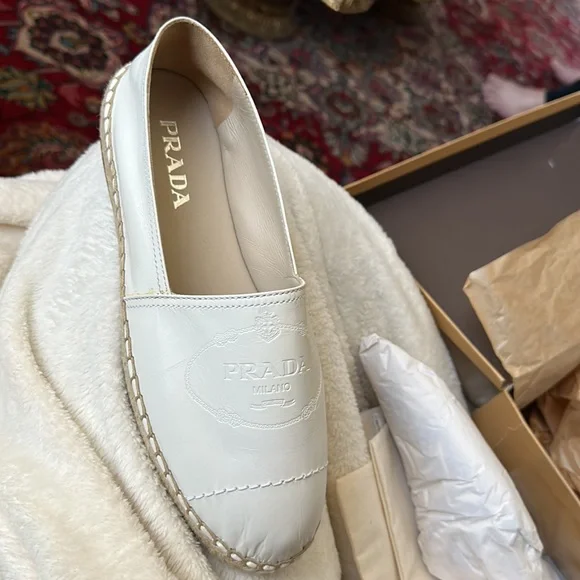 フラットシューズ PRADA  leather espadrilles Prada Quilted Leather Espadrilles Size 10 NEW - Consigned